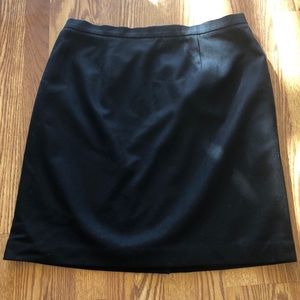 Classic, black wool skirt, fully lined, 18W EUC